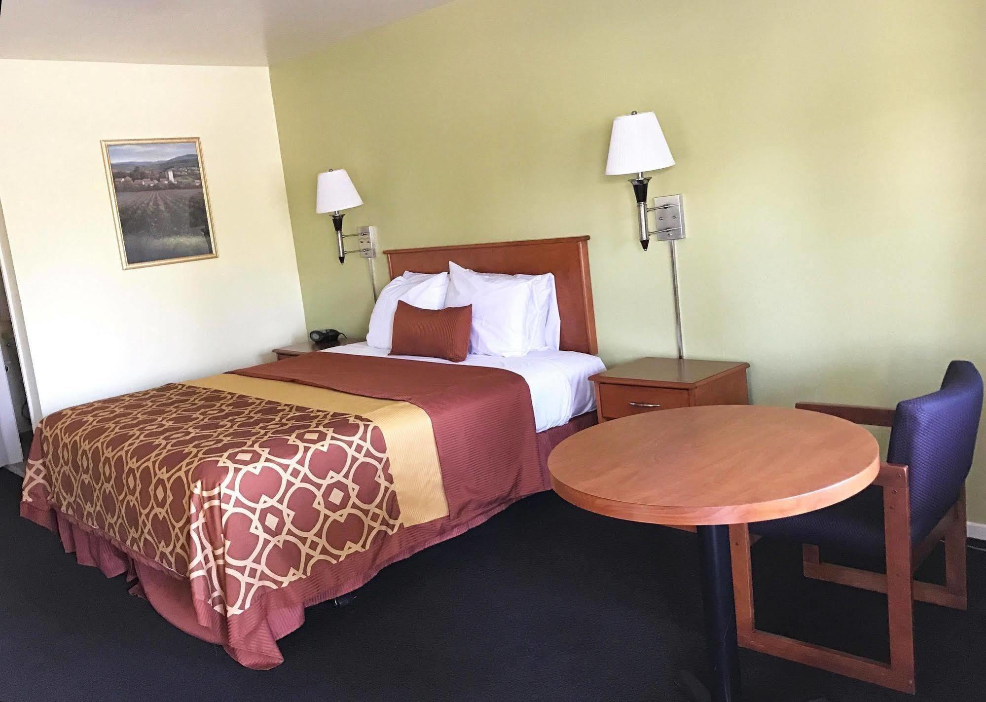 Americas Best Value Inn Santa Rosa Buitenkant foto