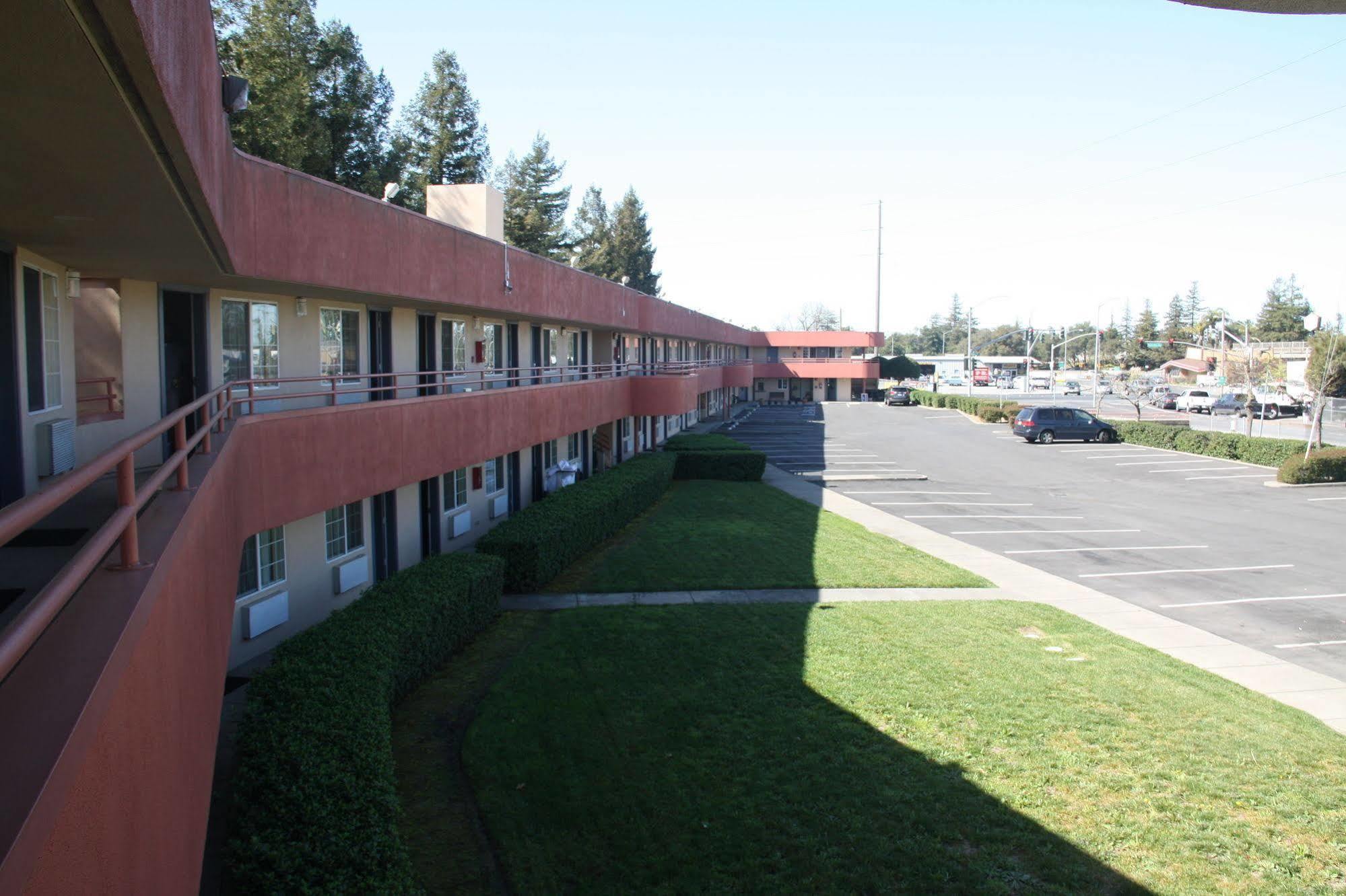 Americas Best Value Inn Santa Rosa Buitenkant foto
